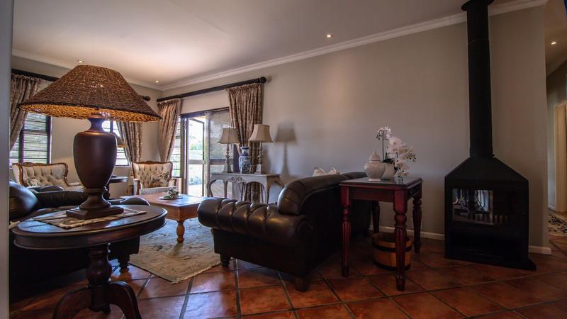 3 Bedroom Property for Sale in Uitzicht Western Cape